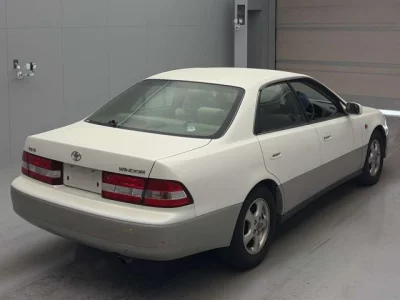 Toyota WINDOM  с аукциона в Японии