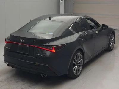 Lexus IS300h