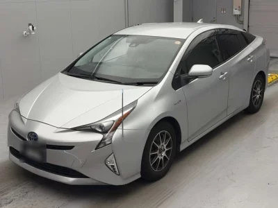 Toyota Prius  с аукциона в Японии