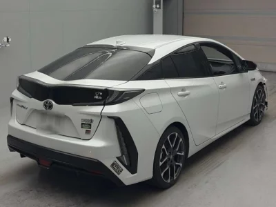 Toyota PRIUS PHV  с аукциона в Японии