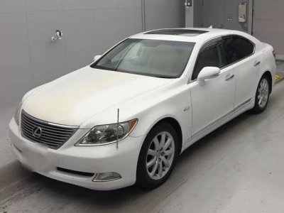 Lexus LS  с аукциона в Японии