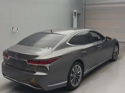 Lexus LS500h