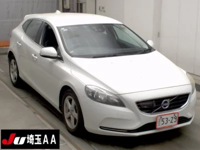 Volvo V40  с аукциона в Японии
