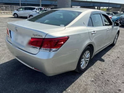 Toyota CROWN  с аукциона в Японии