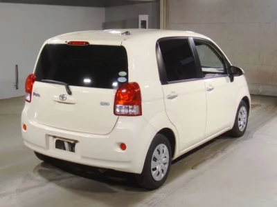 Toyota PORTE  с аукциона в Японии