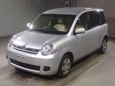 Toyota SIENTA  с аукциона в Японии