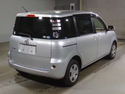 Toyota SIENTA  с аукциона в Японии