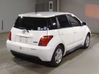 Toyota IST  с аукциона в Японии