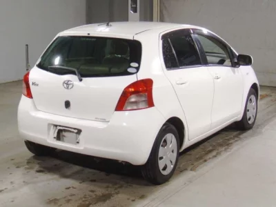 Toyota VITZ  с аукциона в Японии