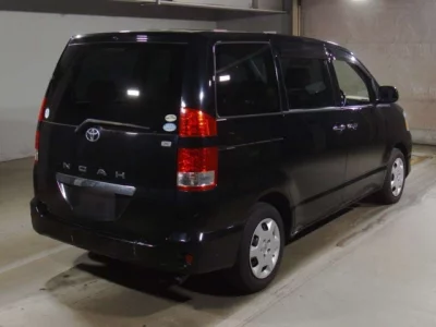 Toyota NOAH  с аукциона в Японии