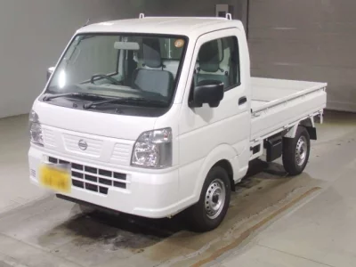 Nissan NT100 Clipper