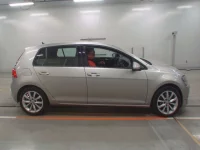 Volkswagen Golf лот № 38230 оценка 4.5  с аукциона в Японии 2