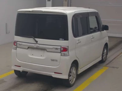 Daihatsu TANTO  с аукциона в Японии