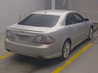 Toyota CROWN  с аукциона в Японии