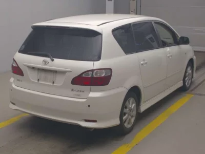 Toyota IPSUM  с аукциона в Японии