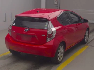 Toyota AQUA  с аукциона в Японии