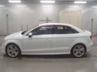Audi A3 лот № 38044 оценка 5  с аукциона в Японии 3