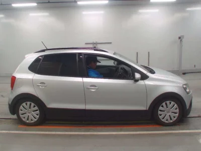 Volkswagen CROSS POLO