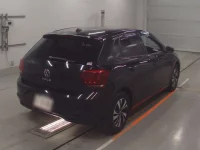 Volkswagen Polo лот № 38055 оценка 4.5  с аукциона в Японии 1