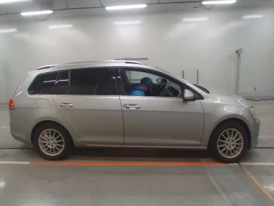 Volkswagen GOLF VARIANT  с аукциона в Японии