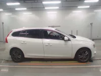 Volvo V60 лот № 38072 оценка 4  с аукциона в Японии 2