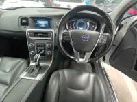 Volvo V60 лот № 38072 оценка 4  с аукциона в Японии 8