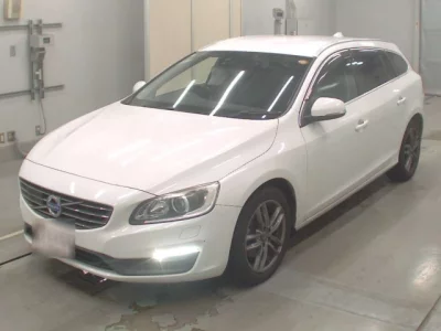 Volvo V60  с аукциона в Японии