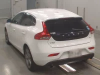 Volvo V40 лот № 38154 оценка 4  с аукциона в Японии 5