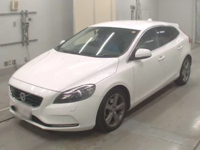 Volvo V40  с аукциона в Японии
