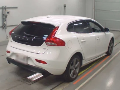Volvo V40  с аукциона в Японии