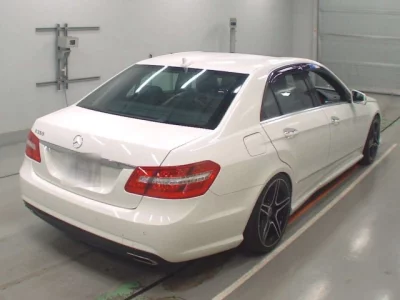 Mercedes-Benz E CLASS  с аукциона в Японии