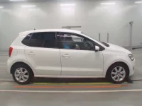 Volkswagen Polo лот № 38153 оценка 4  с аукциона в Японии 2