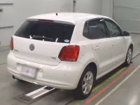 Volkswagen Polo лот № 38153 оценка 4  с аукциона в Японии 1