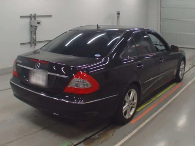 Mercedes-Benz E CLASS  с аукциона в Японии
