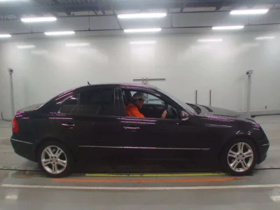 Mercedes-Benz E CLASS  с аукциона в Японии