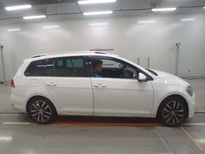 Volkswagen GOLF VARIANT  с аукциона в Японии