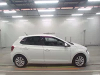 Volkswagen Polo лот № 38147 оценка 4  с аукциона в Японии 2