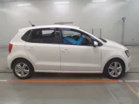 Volkswagen Polo лот № 38155 оценка 4  с аукциона в Японии 2