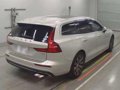 Volvo V60  с аукциона в Японии