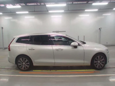 Volvo V60  с аукциона в Японии