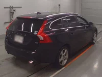 Volvo V60 лот № 38015 оценка 4  с аукциона в Японии 1