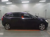 Volvo V60 лот № 38015 оценка 4  с аукциона в Японии 2