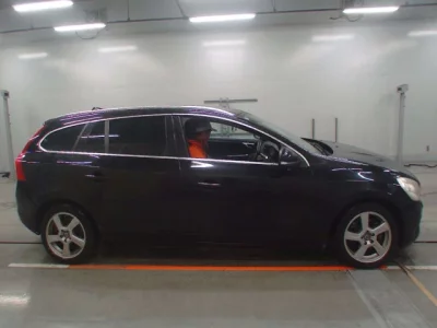 Volvo V60  с аукциона в Японии