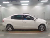 Volkswagen Passat лот № 38007 оценка 4.5  с аукциона в Японии 2