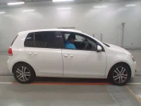Volkswagen Golf лот № 50192 оценка 3.5  с аукциона в Японии 2