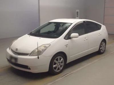 Toyota Prius  с аукциона в Японии