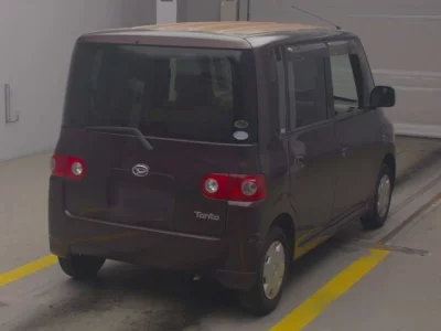 Daihatsu TANTO  с аукциона в Японии