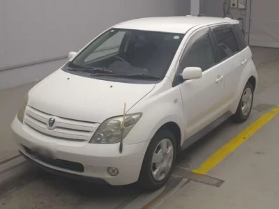 Toyota IST  с аукциона в Японии