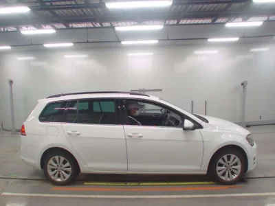 Volkswagen GOLF VARIANT  с аукциона в Японии
