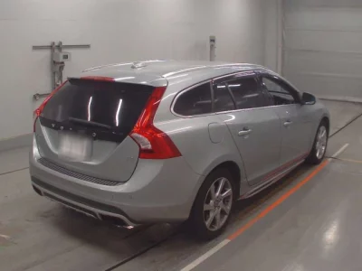 Volvo V60  с аукциона в Японии